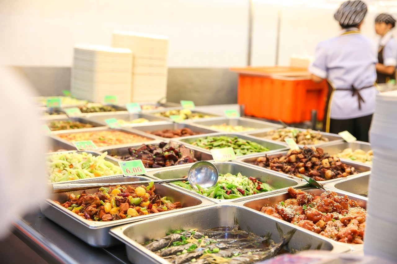 食堂承包服務為企業(yè)提供了有效的食堂解決方案